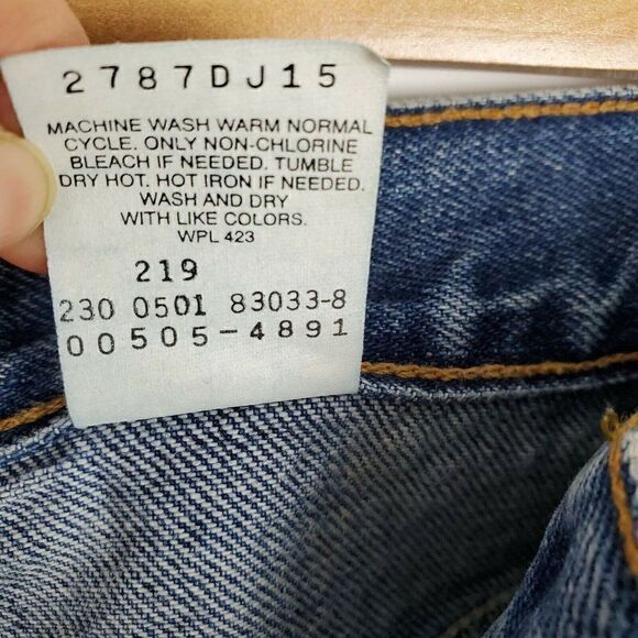 Vintage Levis Red Tab 505 Medium Wash 36X34 (actual 34x33) Straight Leg Jeans - Picture 9 of 9